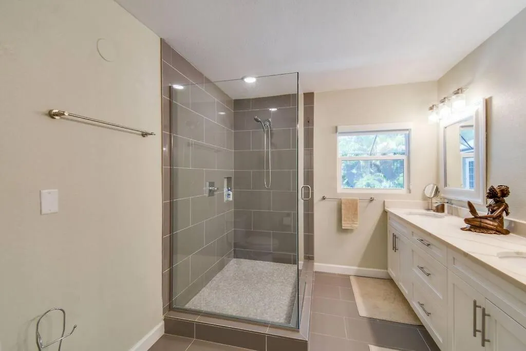 Holiday home Luxury Home In The Heart Of South Tampa & Pool!